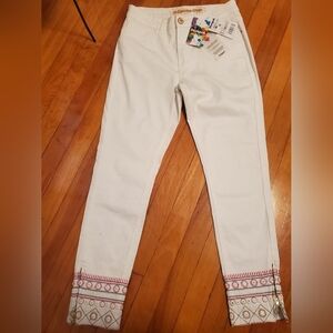 NWT Desigual "Exotic Jeans" embroidered, white denim jeans, women size 38 (4US).